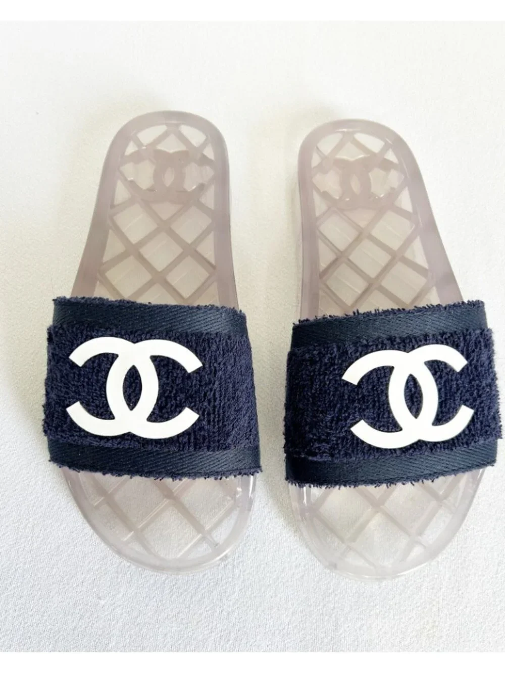 CHANEL Terry Cloth CC Jelly Slides in Navy Blue / Crisp White / Clear - Sz 40